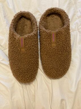 Bombas Plush Sherpa Slip-Ons in Brown